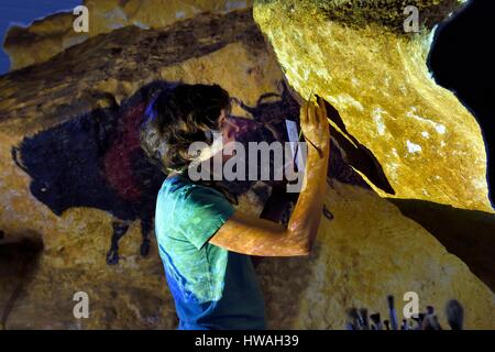 Francia, Dordogne, Montignac, l'Atelier des Fac-Similés du Périgord (Perigord del Workshop di facsimile AFSP) specializzata nella riproduzione dei minerali di prehi Foto Stock