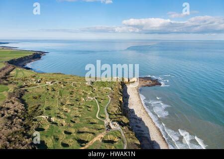 Francia, Calvados, Cricqueville en bessin, Pointe du Hoc, topografia riflette la violenza dei bombardamenti alliers destinato a distruggere la batteria (antenna Foto Stock