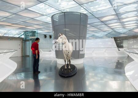 Germania, Baden-Wurttemburg, Stuttgart-Unter-Turkheim, Museo della Mercedes-Benz edificio, 1 cavalli di potenza, l'inizio Foto Stock