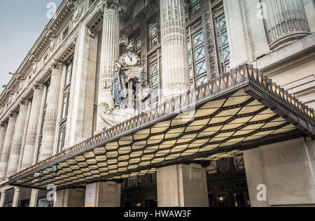 Esterno del dal grande magazzino Selfridges di Oxford Street, Londra, Regno Unito Foto Stock
