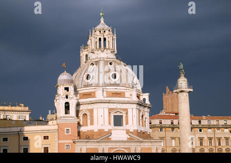 La chiesa del Santissimo Nome di Maria (Chiesa del Santissimo Nome di Maria al Foro Traiano) al Foro Traiano - chiesa cattolica romana in Roma, Italia Foto Stock