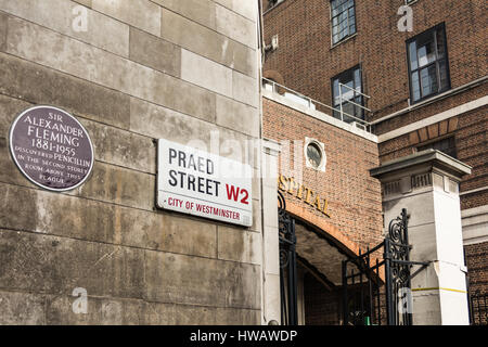 Placca a Sir Alexander Fleming al di fuori di St Mary's Hospital di Londra, Regno Unito Foto Stock