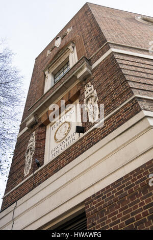 Placca a Sir Alexander Fleming al di fuori di St Mary's Hospital di Londra, Regno Unito Foto Stock