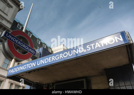 L'ingresso alla stazione metropolitana di Paddington, a ovest di Londra, Regno Unito