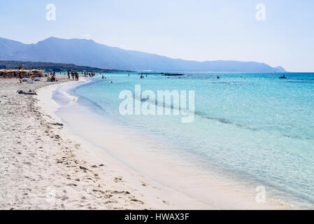 Famoso corallo rosa spiaggia di elafonissi (elafonisi) su Creta, mare mediterraneo, Grecia Foto Stock