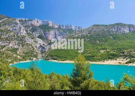 Francia, Var sulla riva sinistra e Alpes de Haute Provence sulla riva destra, Parc Naturel Regional du Verdon (Parco naturale regionale del Verdon), Sainte Croix lago, ingresso delle Gorges du Verdon, del Grand Canyon Foto Stock