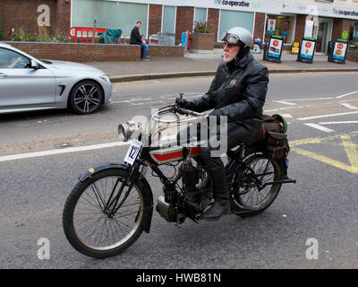 Reigate, Surrey, Regno Unito. Xix Marzo 2017. 78Sunbeam Motor Cycle Club Pioneer eseguire avviene a Reigate in Surrey. Foto di ©Lindsay Constable / Alamy Live News Foto Stock