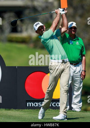 Marzo 18, 2017 - Orlando, Florida, STATI UNITI D'AMERICA-Charl Schwartzel il sedicesimo tee durante il terzo round di Arnold Palmer Invitational. Del Mecum/CSM Foto Stock