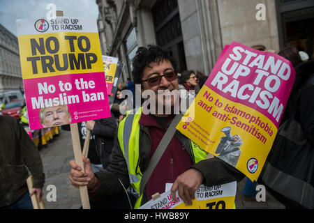 Londra, Regno Unito. Il 18 marzo, 2017. Un marzo contro il razzismo organizzato da Stand fino al razzismo e supporterd dal TUC e la maggior parte dei principali sindacati compresi Unison, Unite, il PC e il dado. Tutto è iniziato in Portland Place e finì in Piazza Parlaiment, Westminster - Londra 18 Mar 2017. Foto Stock