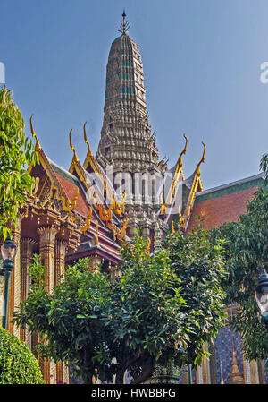 Novembre 14, 2006 - Bangkok, Thailandia - La bella architettura e intricati dettagli delle strutture del Grand Palace complesso in Bangkok la rendono una delle più popolari attrazioni turistiche in Thailandia. (Credito Immagine: © Arnold Drapkin via ZUMA filo) Foto Stock