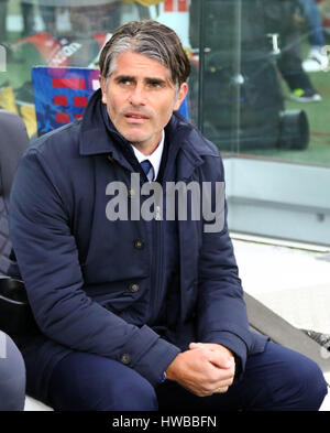 Udine, Italia. Xix marzo, 2017. Aeroporto di Palermo Head Coach Diego Lopez appare durante la serie di una partita di calcio tra Udinese Calcio v US Citta di Palermo a Dacia Arena Stadium il 19 marzo, 2017. Credito: Andrea Spinelli/Alamy Live News Foto Stock