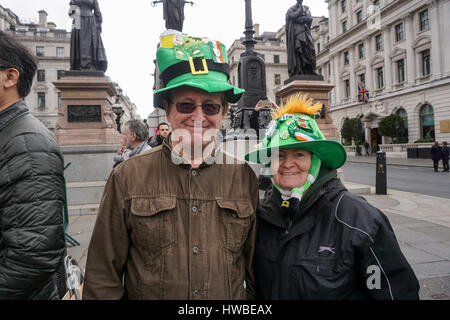 Londra, Regno Unito. Xix Mar, 2017. Migliaia frequentare di Londra il giorno di San Patrizio 2017 a Londra il 19 marzo 2017. tramite carta di credito: Vedere Li/Alamy Live News Foto Stock