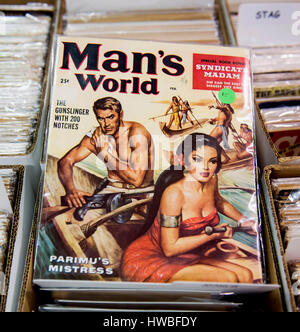 Glendale, California, Stati Uniti d'America. Xix Mar, 2017. La trentottesima annuale di Los Angeles Vintage Paperback collezionisti mostrano il più grande spettacolo del mondo nel suo genere, offre la messa in commercio di fantascienza, mistero e romanticismo, hard-boiled detective e altra pasta di legno paperback che erano popolari durante la metà e la fine del ventesimo secolo. Credito: Brian Cahn/ZUMA filo/Alamy Live News Foto Stock
