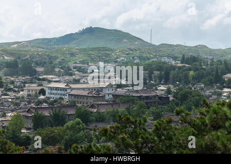 Vista della città di Kaesong, Corea del Nord Foto Stock