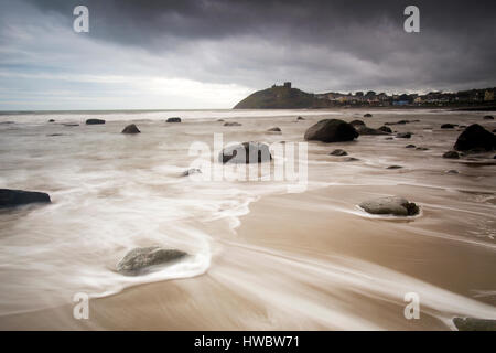 Fotografia di © Jamie Callister. Criccieth Castle sulla penisola di Llyn, Criccieth, Gwynedd, il Galles del Nord, 18 marzo 2017 Foto Stock