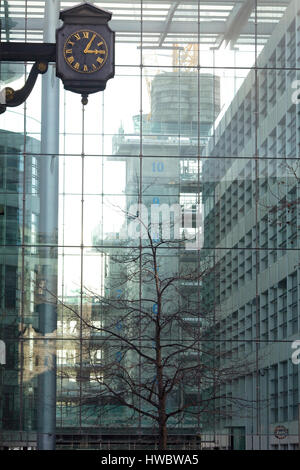 Morden architettoniche degli edifici di vetro a Londra Foto Stock