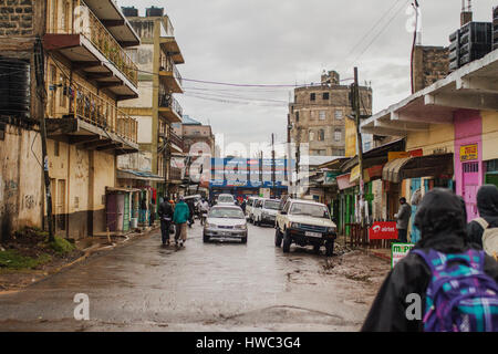 Una strada nella città di Nanyuki. Foto Stock