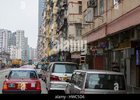 Scena di strada nella città di Kowloon, Hong Kong. Foto Stock