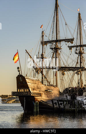 El Galeon Andalusia, replica del XVI secolo galeone spagnolo, città marina, ad Alexandria, Virginia Foto Stock