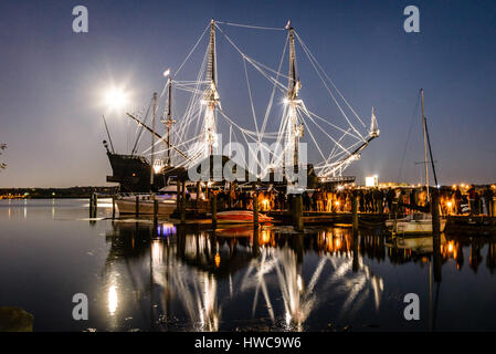 El Galeon Andalusia, replica del XVI secolo galeone spagnolo, città marina, ad Alexandria, Virginia Foto Stock