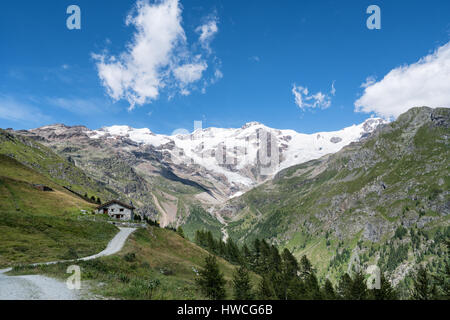 Arrampicata in montagna nel Monte Rosa Mountains, Nord Italia, Alpi, Europa UE Foto Stock