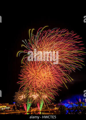 Fuochi d'artificio in Linz, ? Sterreich. Foto simbolico per la fine dell'anno, capodanno, festa di nozze e., Feuerwerk in Linz, ÷sterreich. Symbolfo Foto Stock