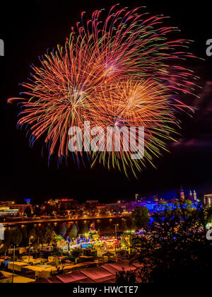Fuochi d'artificio in Linz, ? Sterreich. Foto simbolico per la fine dell'anno, capodanno, festa di nozze e., Feuerwerk in Linz, ÷sterreich. Symbolfo Foto Stock