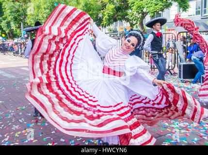 GUADALAJARA, Messico - 28 agosto : i partecipanti in un parde durante la XXIII International Mariachi & Charros festival a Guadalajara in Messico il 28 agosto , Foto Stock