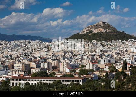 Grecia Grecia Centrale Regione, Atene, elevati vista città, Antica Agora, Stoa di Attalos, e colle Lycabbettus da Pnice Hill Foto Stock