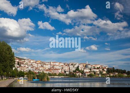 La Grecia, Macedonia occidentale Regione, Kastoria, vista città dal lago Orestiada Foto Stock