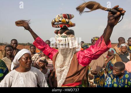 Il Benin, a sud-est della regione, Ketou, maschere Gélédé classificato come un patrimonio immateriale dell'umanità, in Ketou presso gli Yoruba, la maschera è sormontato da personaggi a volte articolato come marionette Foto Stock