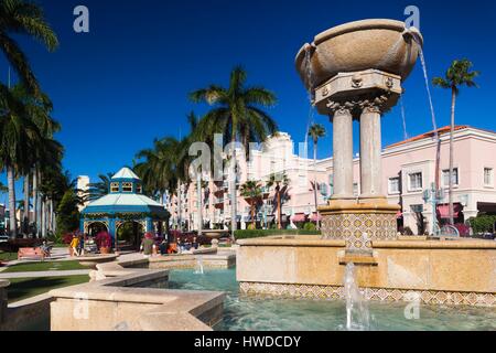 Stati Uniti, Florida, Boca Raton, Mizner Park, appartamenti, negozi e caffetterie Foto Stock