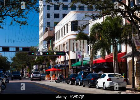 Stati Uniti, Florida, West Palm Beach, Clematis Street, nel centro cittadino Foto Stock