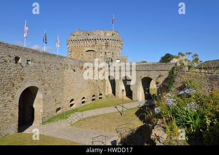 Francia, Cotes d'Armor, Dinan, il castello medievale, mantenere della duchessa Anna Foto Stock