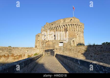 Francia, Cotes d'Armor, Dinan, il castello medievale, mantenere della duchessa Anna Foto Stock