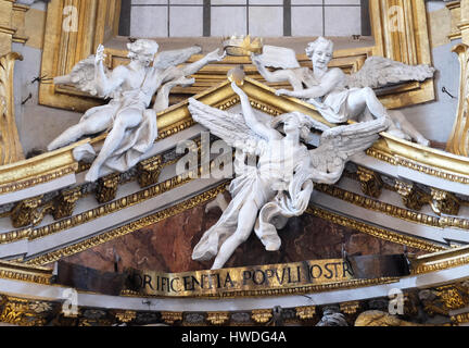 Angeli nella Basilica dei Santi Ambrogio e Carlo al Corso Roma, Italia il 03 settembre 2016. Foto Stock