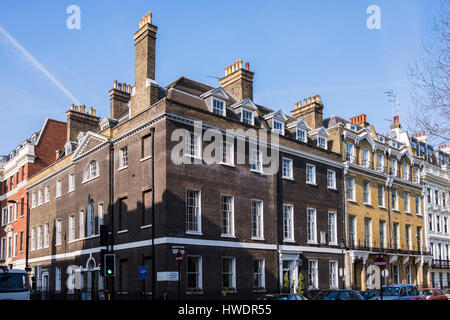 Bloomsbury Square, una piazza con giardino situato nel centro di Londra, England, Regno Unito Foto Stock