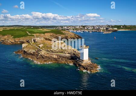 Francia, Finisterre, Iroise mare, Armorique parco naturale regionale, Le Conquet, Pointe de Kermorvan, faro di kermorvan (vista aerea) Foto Stock