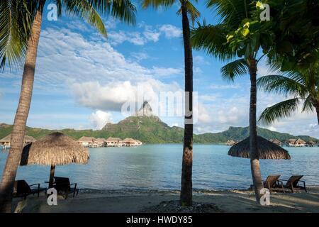 Francia Polinesia francese Isole della Società, isola di Bora Bora, InterContinental Bora Bora Resort and Thalasso Spa Foto Stock