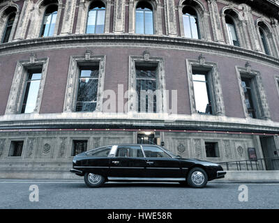 1976 Citroen CX Prestige presso la Royal Albert Hall di Londra REGNO UNITO Foto Stock