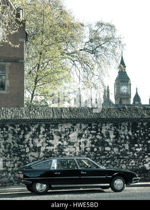 1976 Citroen CX Prestige presso la Royal Albert Hall di Londra REGNO UNITO Foto Stock