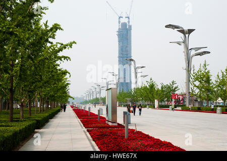Pechino, Cina - 7 Maggio 2012: Beichen W Strada nel villaggio olimpico utilizzato per il 2008 Olimpiadi Estive Foto Stock
