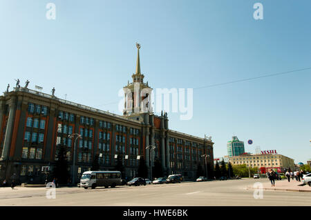 EKATERINBURG, Russia - 19 Maggio 2012: amministrazione comunale edificio sul Viale Lenin Foto Stock