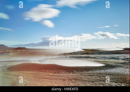 Steamy desolato paesaggio geotermica, Namaskard, Myvatn, Islanda Foto Stock