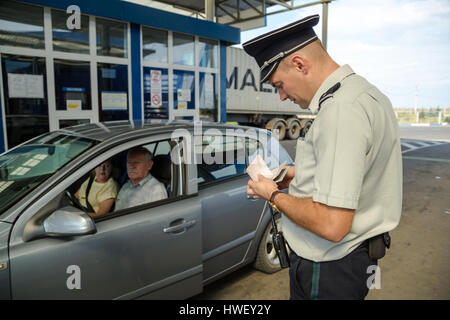 Tudora, Moldavia, controllo passaporti sul confine Moldovan-Ukrainian Foto Stock