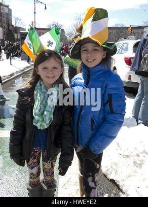 San Patrizio parade nel Park Slope quartiere di Brooklyn, New York, 2017. Foto Stock