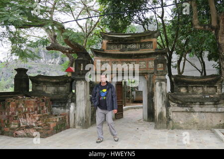 Tempio di đinh tiên hoàng in hoa lư, è stato costruito vicino al centro di antica capitale al fine di onore dinh bo linh, il primo imperatore del Vietnam Foto Stock