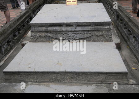 Tempio di Lê Hoàn, nome postumo è Lê Đại Hành in Hoa Lư, antica capitale del Vietnam. Foto Stock