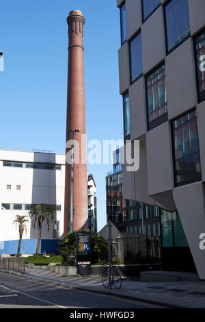 In mattoni rossi e camino docklands chimney park il Grand canal dock a Dublino Repubblica di Irlanda Foto Stock