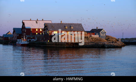 Il ben noto di edifici con Kaaröya, Röst in Lofoten, Norvegia. Foto da febbraio 2013. Foto Stock